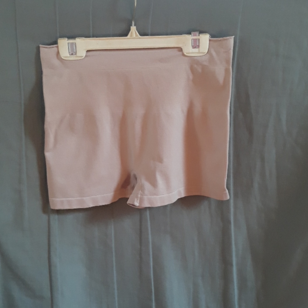 Shapewear - Picture 2 of 3